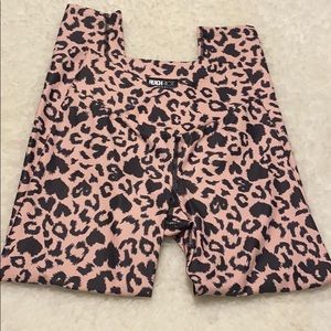 Beach Riot Sport Pink Leopard Print Leggings